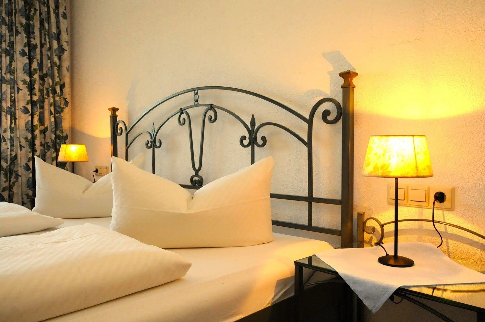 Hotel Ritter Tettnang Bagian luar foto